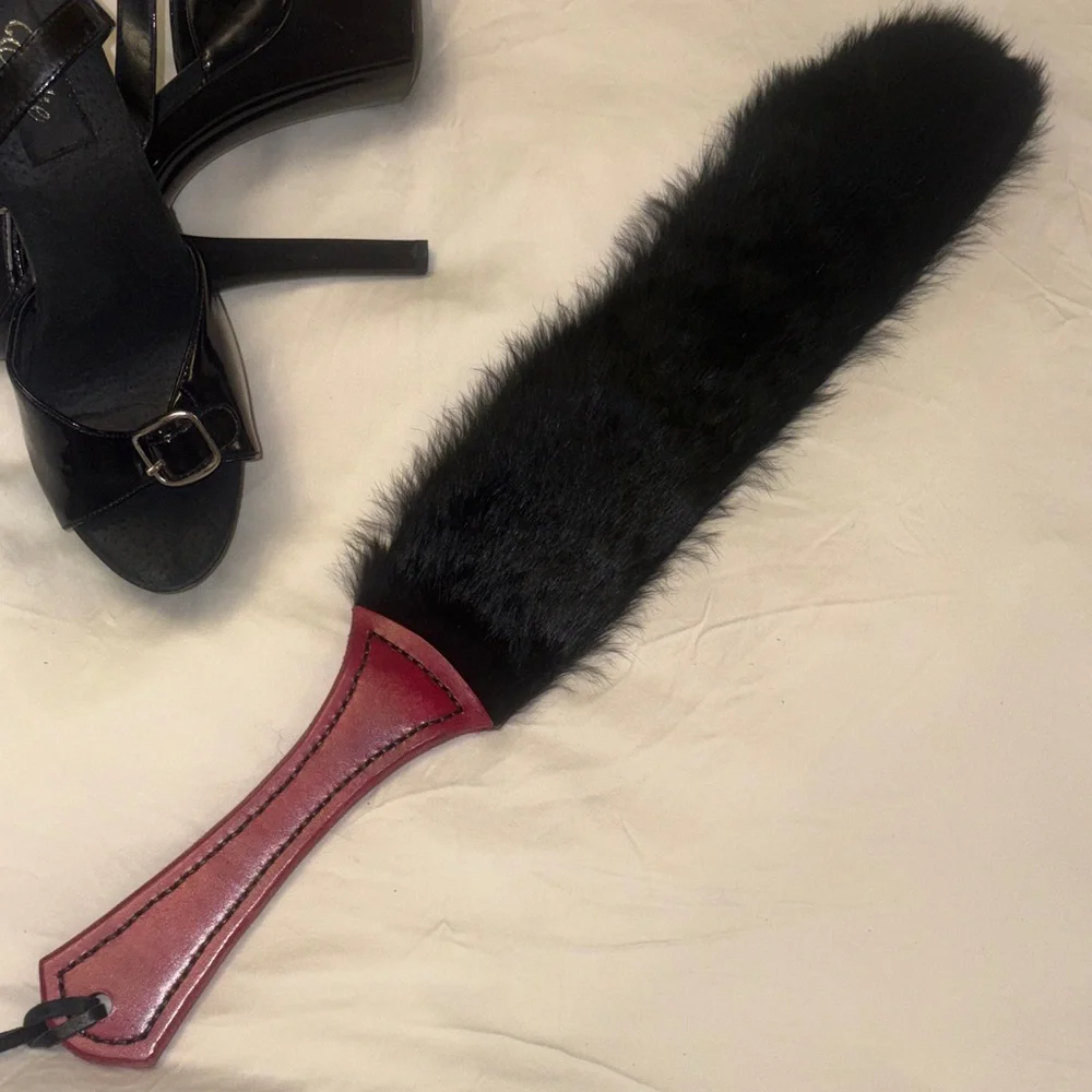 Black Fur Paddle with Red Handle - Picture 1 of 7